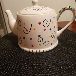 Tea pot